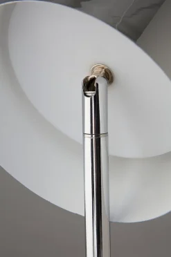 ARA Stehlampe
