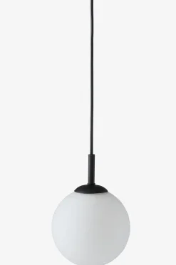 EKMAN Lampe am Fenster