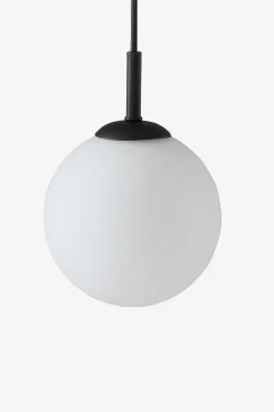 EKMAN Lampe am Fenster