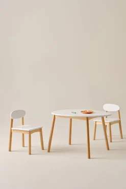 HULTA EGG Kindertisch mit 2 Stühlen