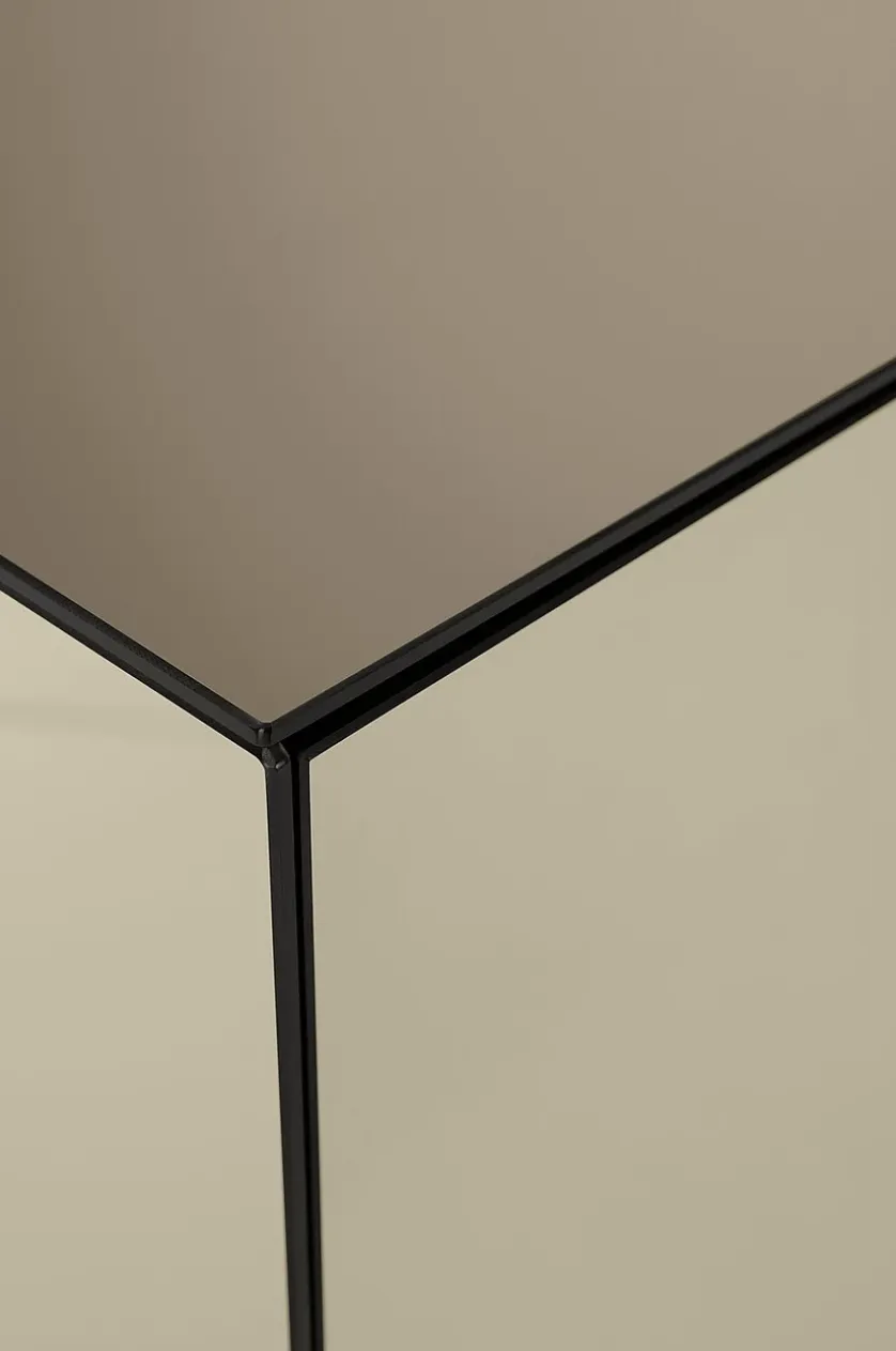 MIRRE Nachttisch