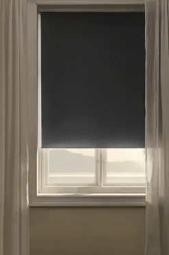 NOX verdunkelndes Rollo Höhe 165 cm